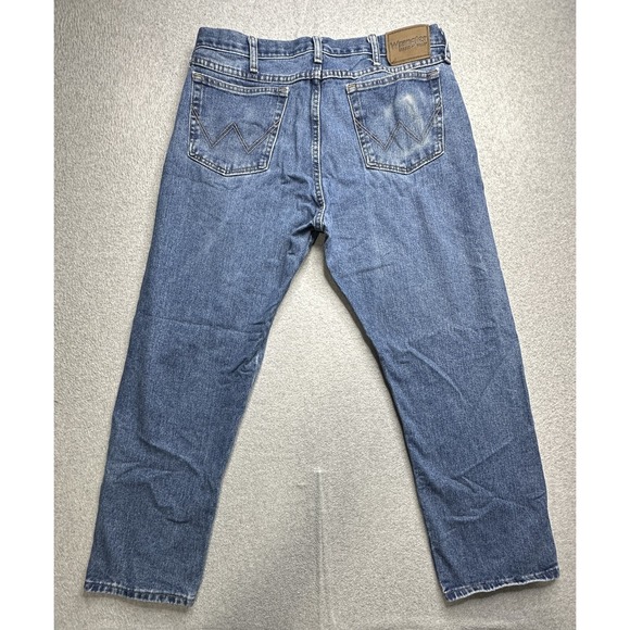 Wrangler Rugged Wear Jeans Mens 36x30 Blue Denim Straight Leg YKK Zip Classic